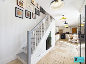 Kitchen- click for photo gallery